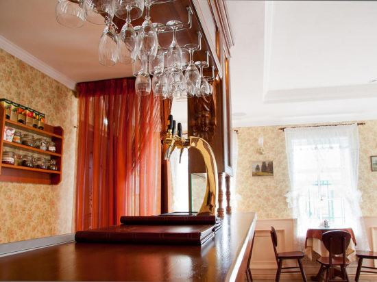 Yurievo Podvorie — hotel in Vel'sk