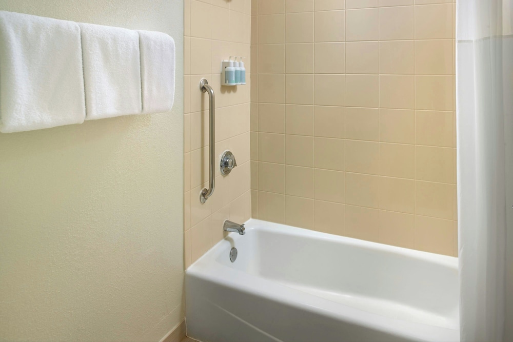 Courtyard by Marriott Atlanta Airport South Sullivan Road - photo 20
