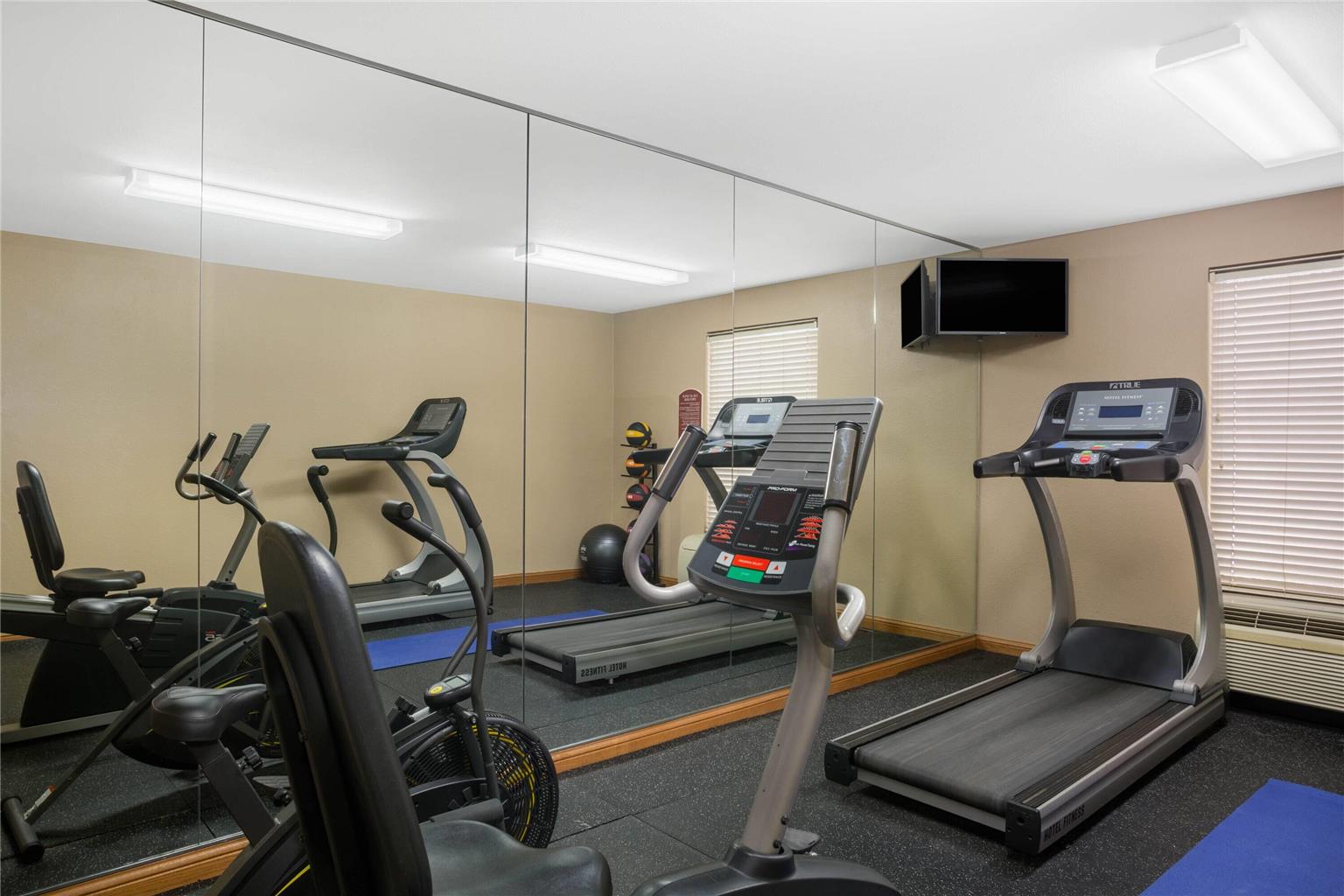 Days Inn & Suites by Wyndham Cuba - photo 9