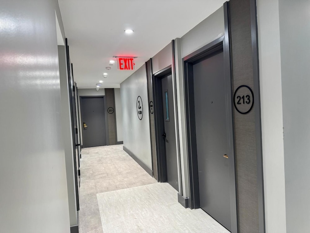 Rose Hotel Bronx - photo 12