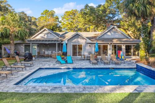 Incredible HHI Home for 12 with Pool Near Beach — 4-Star Luxury Hotel in Hilton Head Island, United States