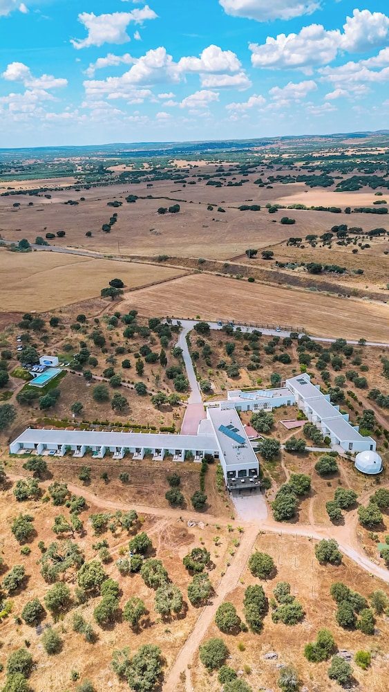 Montimerso Skyscape Countryhouse — 4-Star Luxury Hotel in Reguengos De Monsaraz, Portugal
