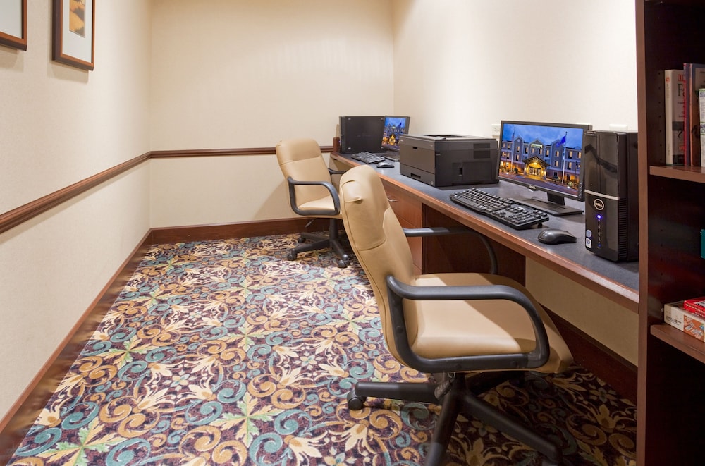 Staybridge Suites Milwaukee West Oconomowoc by IHG - photo 72