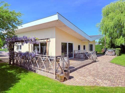 Spacious Comfort Villa Vera with hottub — 4-Star Luxury Hotel in Zeewolde, Netherlands