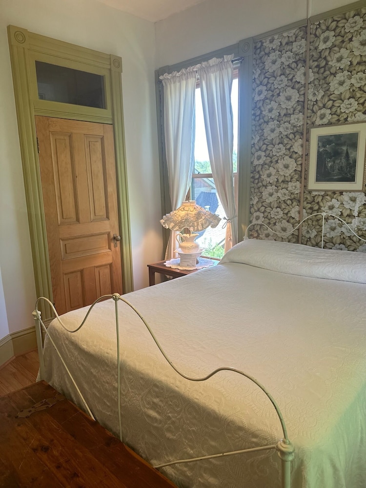 Gable House Bed and Breakfast Inn - photo 12