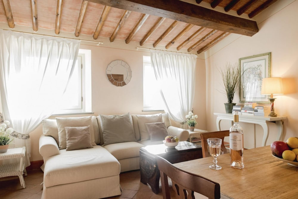Anna Farmhouse Apartment In Wine Resort In Lucca — Lucca