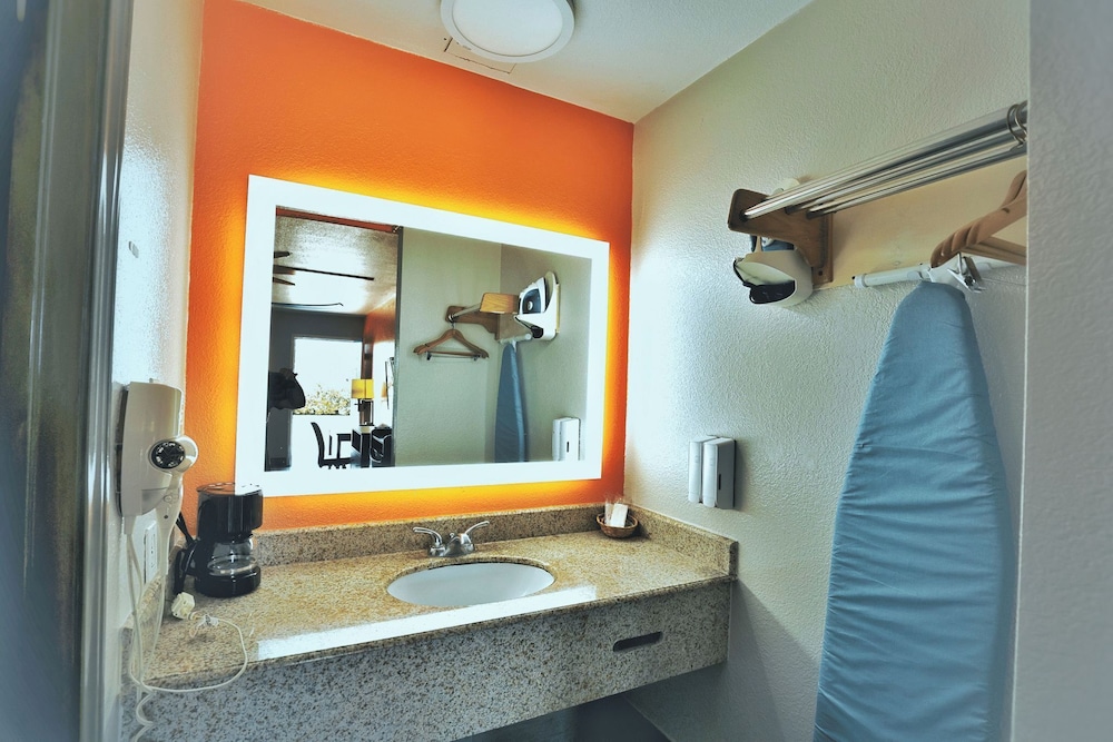 Hotel Shenandoah Woodlands Mall - photo 30