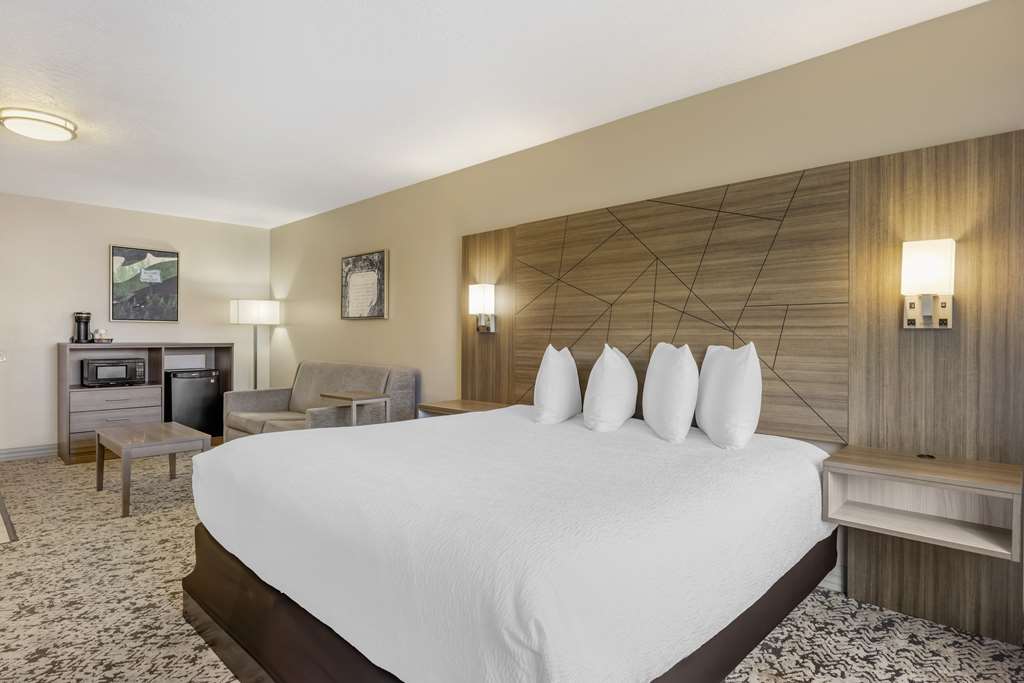 Best Western Plus Grand Manor Inn - photo 12