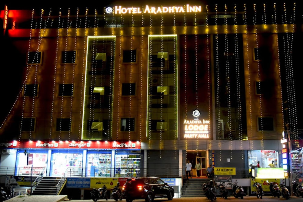 Hotel Aradhya Inn Deralakatte in Mangalore, India