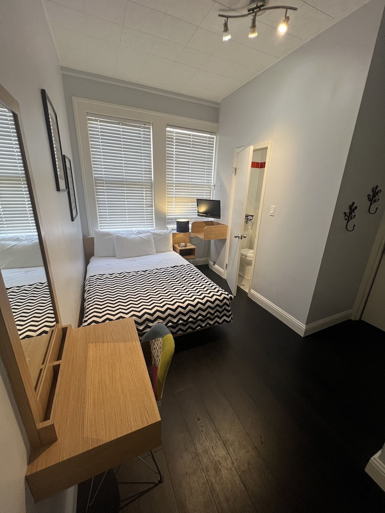 Touchstone Hotel City Center - photo 9