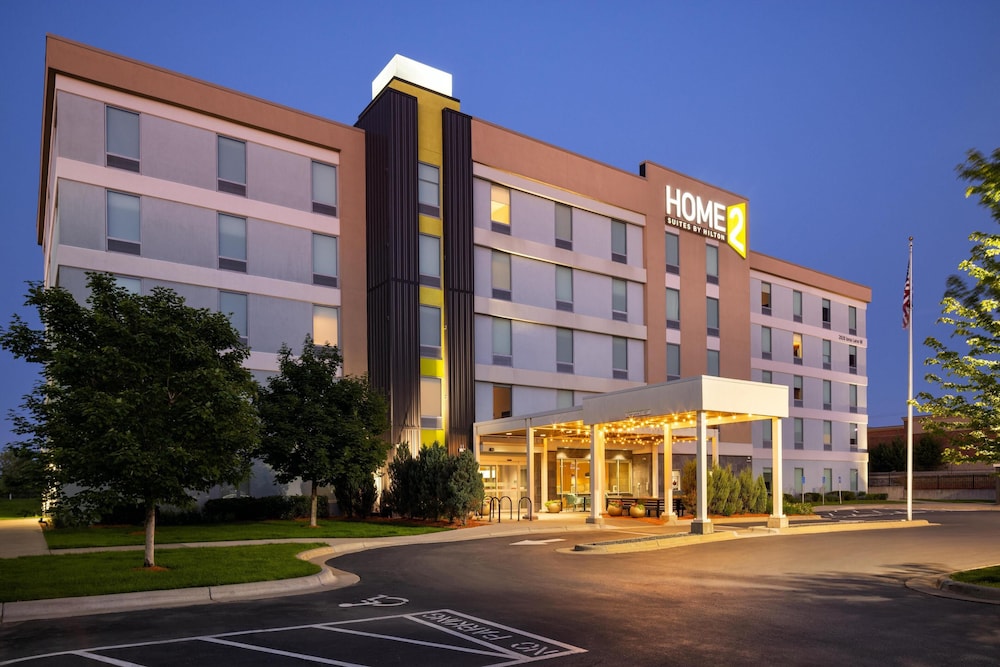 Home2 Suites by Hilton Roseville Minneapolis - photo 2