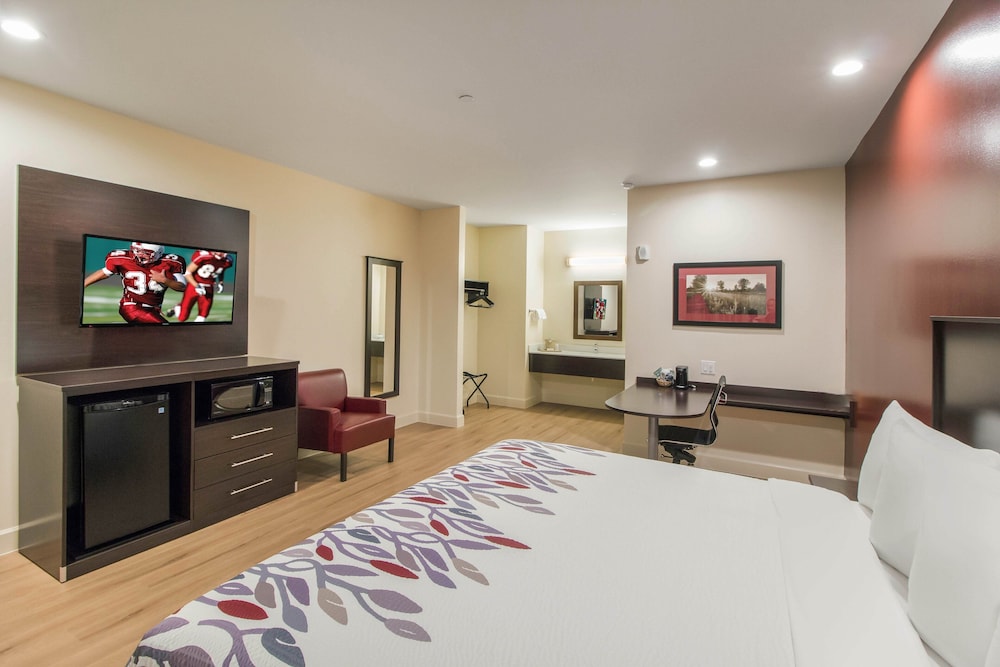 Red Roof Inn Houston Willowbrook - photo 11