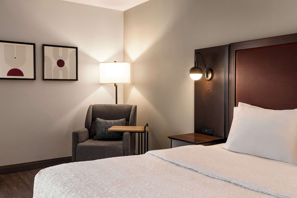 Hampton Inn Columbia Downtown Historic District - photo 7