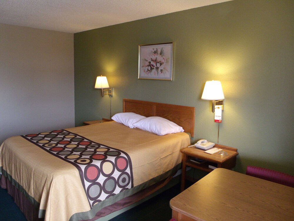 Budgetel Inns & Suites - photo 17