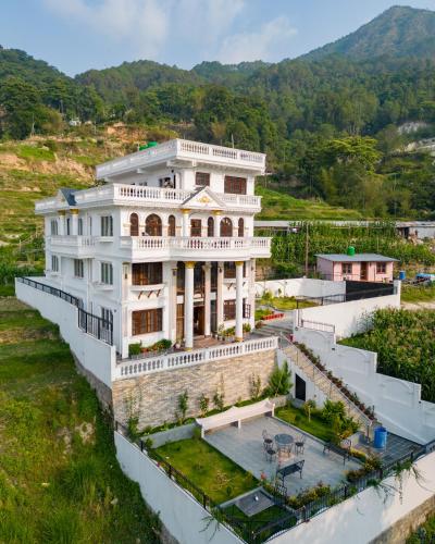 The White House Villa 8 bedroom with Swimming Pool — 4-Star Luxury Hotel in Kathmandu, Nepal