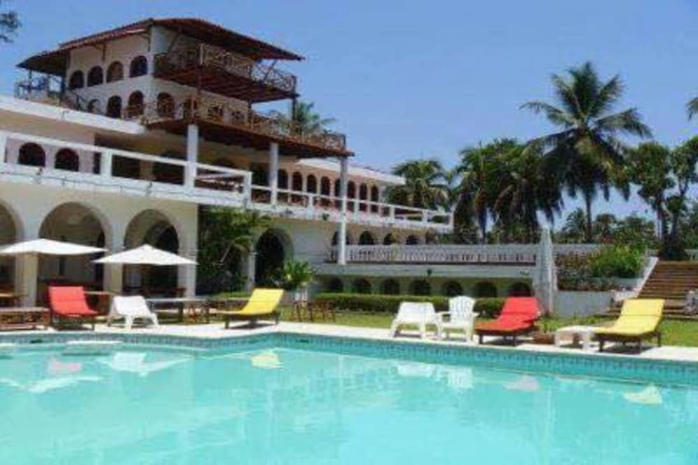 La Commanderie — hotel in Grand-Bassam