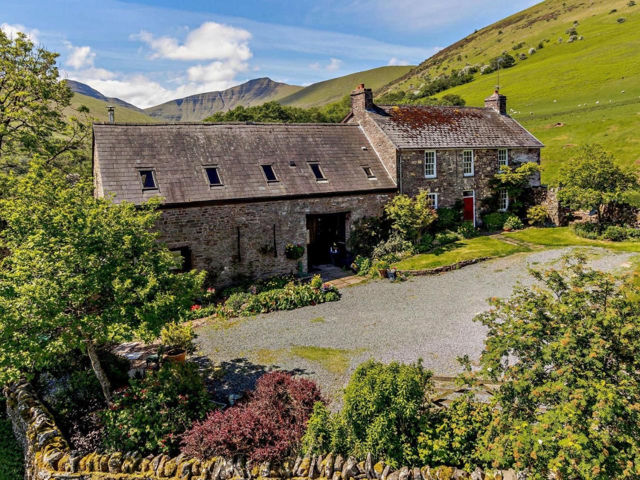 4 Bed in Cantref Bn107 - carbon neutral hotel in Brecon