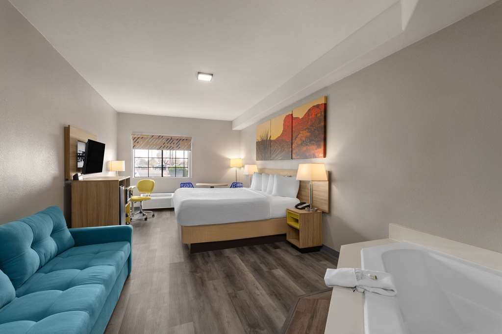 Days Inn & Suites by Wyndham Tucson Marana - photo 36