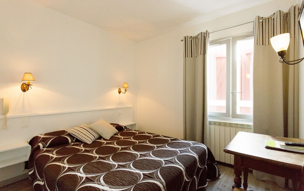 Hôtel Etchémaïté — Pau — photo 3