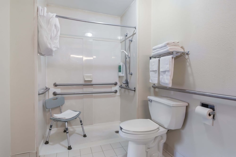 1 Life Studio and Suites - photo 24