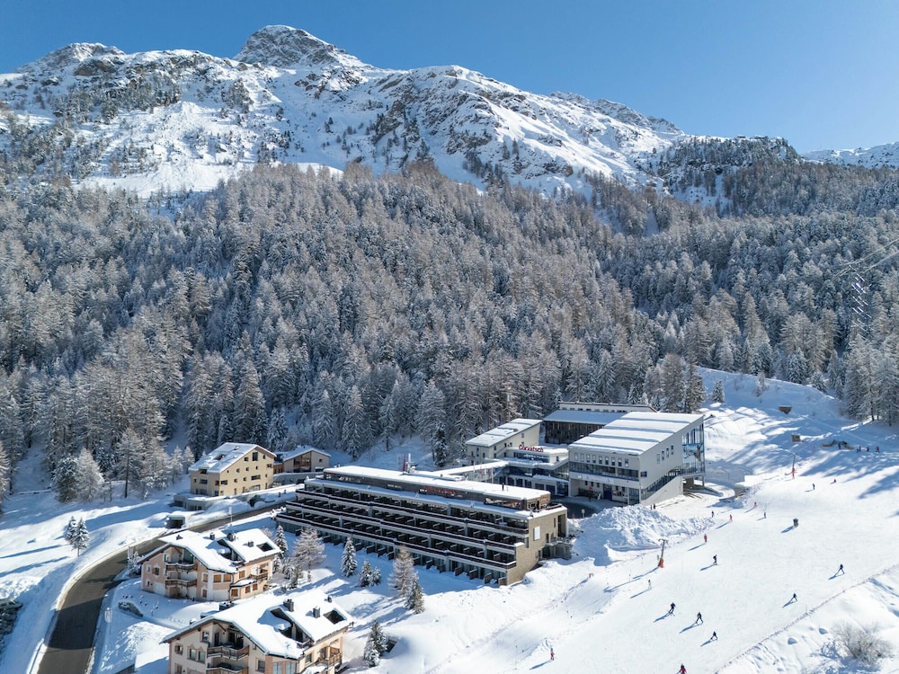 Nira Alpina — 4-Star Luxury Hotel in Silvaplana, Switzerland