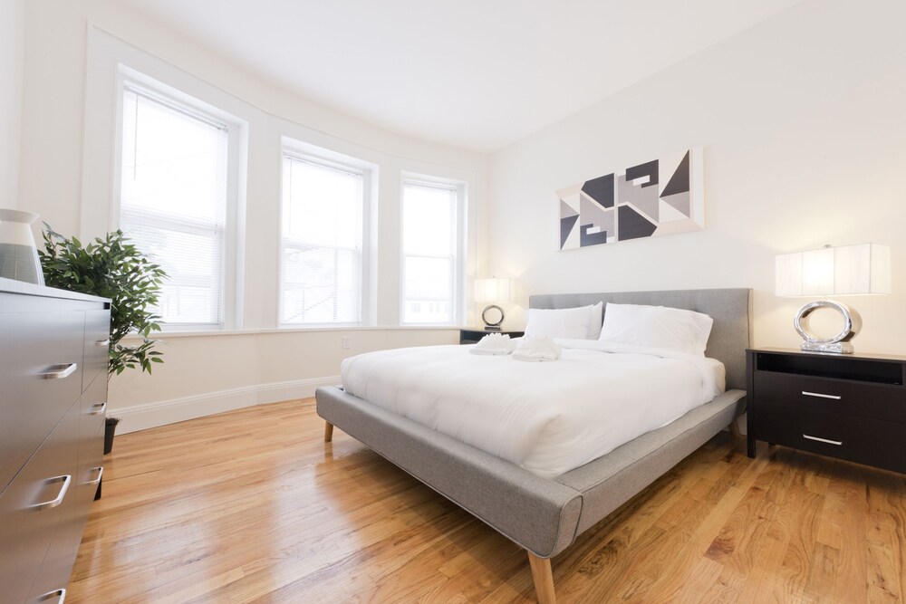 Hip 3BR in Allston by Sonder - photo 6