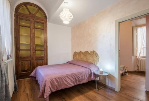 Incantevole Appartamento Banchi di Sopra — 4-Star Luxury Hotel in Siena, Italy