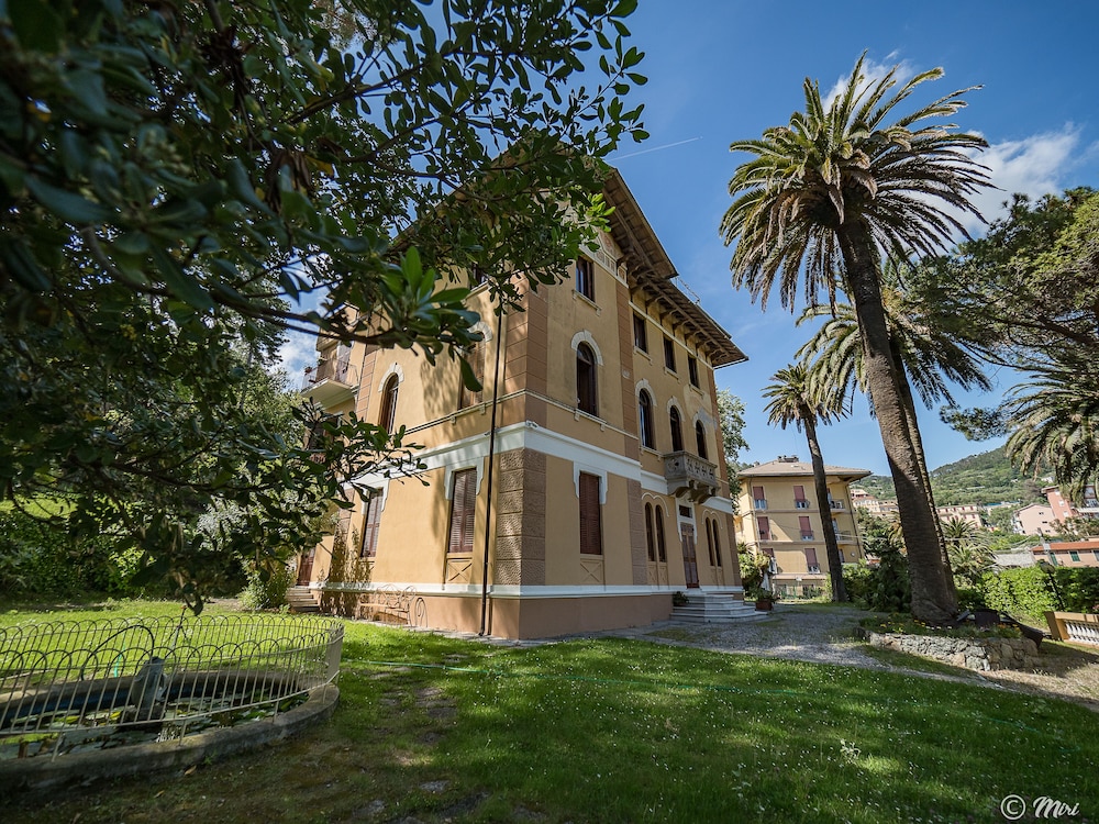 Villa Montale Historical Apartment I Limoni — 4-Star Luxury Hotel in Monterosso Al Mare, Italy