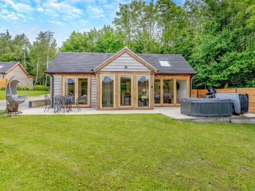 Loxford Lodge Uk47304 — 5-Star Luxury Hotel in Uttoxeter, United Kingdom