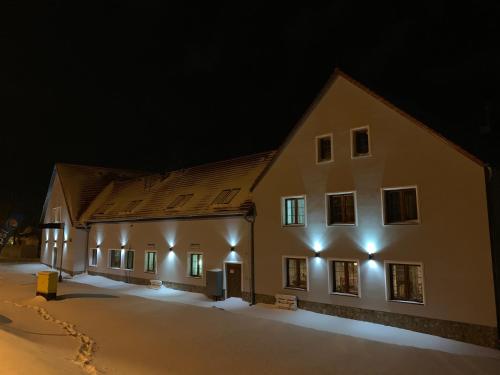 Zajazd Zachęta — hotel in Kamienna Gora