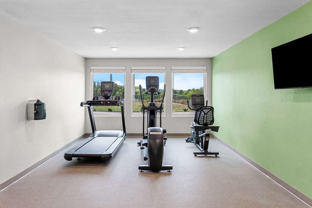 Woodspring Suites Kansas City Airport - photo 27