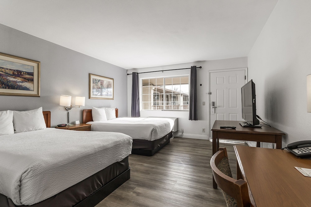 Grace Light Inn - photo 31