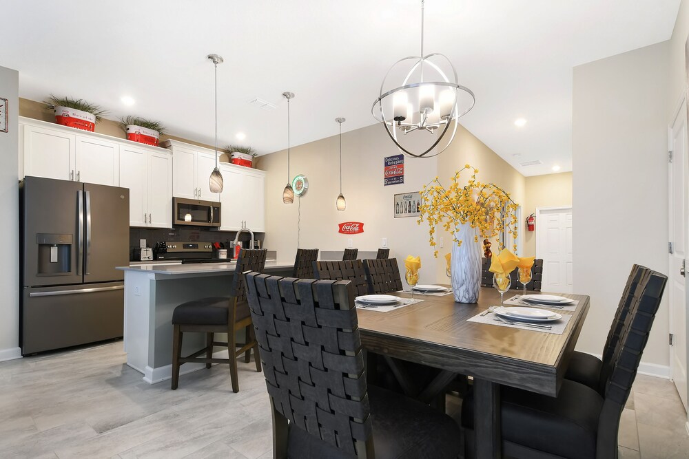 5 Bedrooms 4 Bathrooms Storey Lake 4921 Wa - photo 14