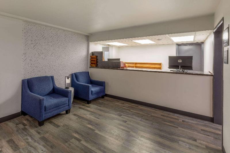 Baymont by Wyndham Laredo - photo 13