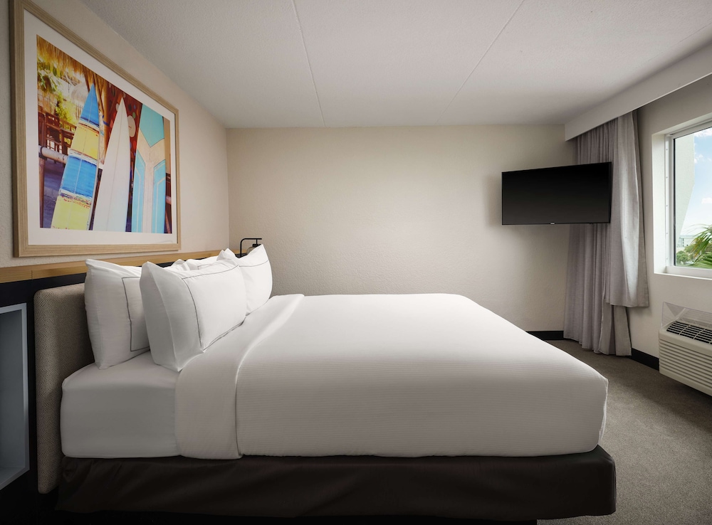 Hilton Garden Inn Cocoa Beach Oceanfront - photo 8