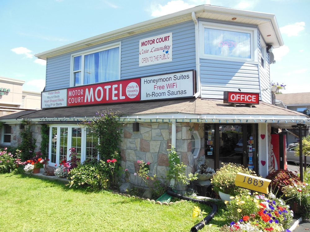 Motor court Motel in London, Canada