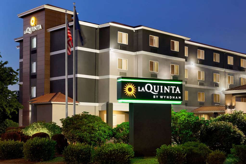 La Quinta Inn & Suites by Wyndham Salem OR - photo 3