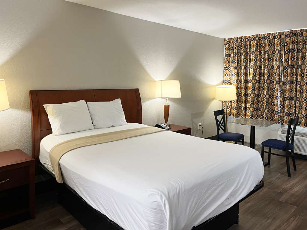 Motel 6 Raleigh NC Downtown South - photo 11