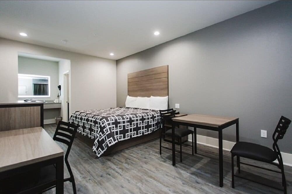 Palace Inn Conroe - photo 9