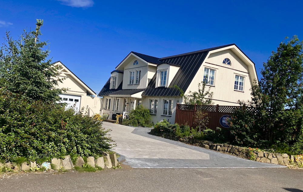 The White House — 4-Star Luxury Hotel in Selfoss, Iceland