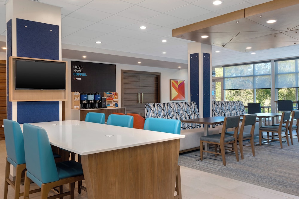 Holiday Inn Express and Suites Alton St Louis Area - photo 46