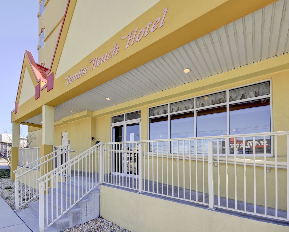 Bonita Beach Hotel - photo 32