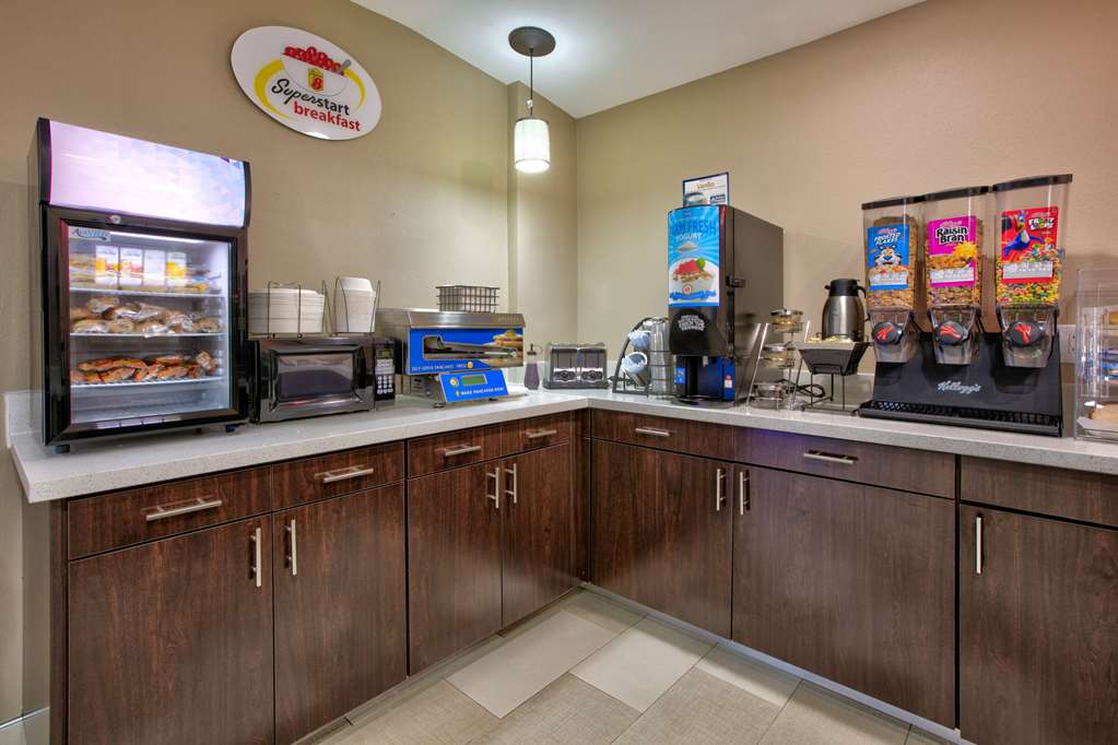 Super 8 by Wyndham Palestine - photo 7