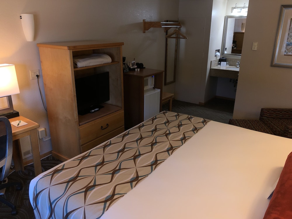 Super 8 by Wyndham Florence OR - photo 6