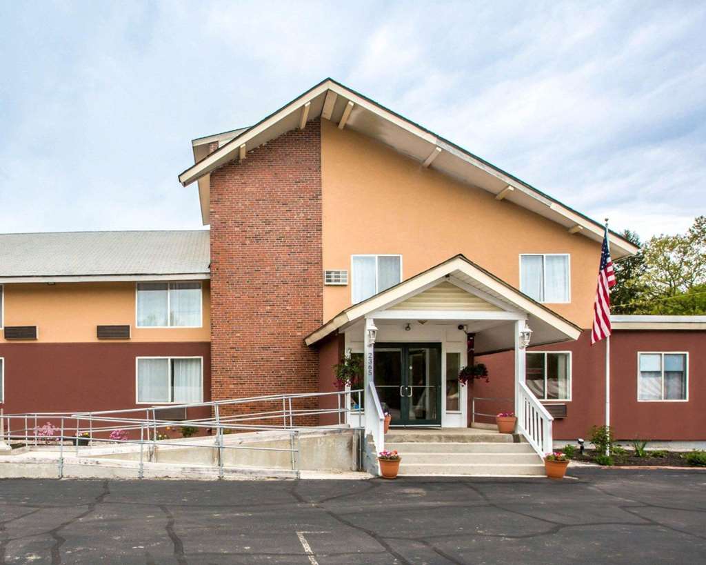 Econo Lodge Lake Region - photo 2