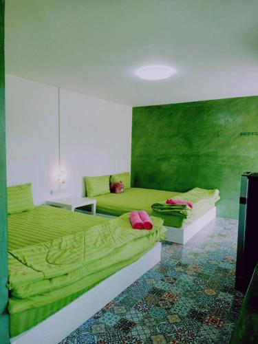 Suan Nopparat in Suan Phueng, Thailand