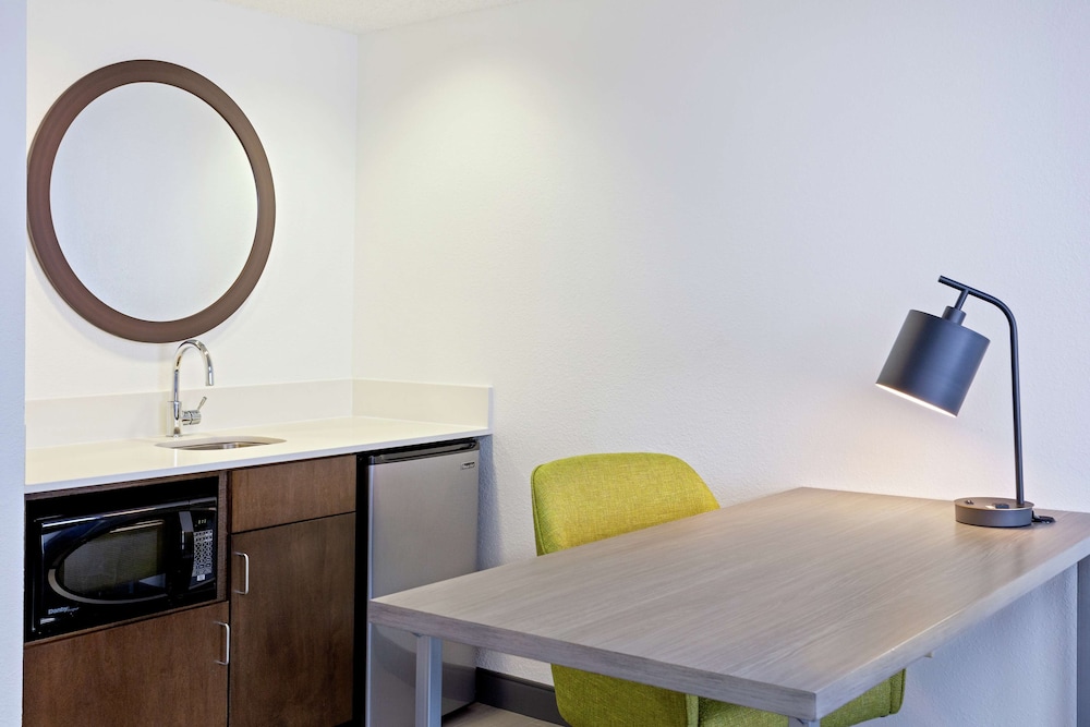 Hampton Inn & Suites Orlando Intl Dr N - photo 29
