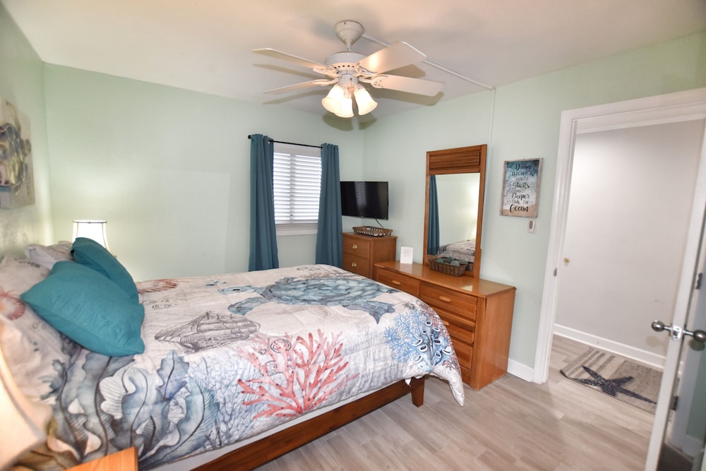 0406 Waters Edge Resort 1 Bedroom Condo by RedAwning - photo 6