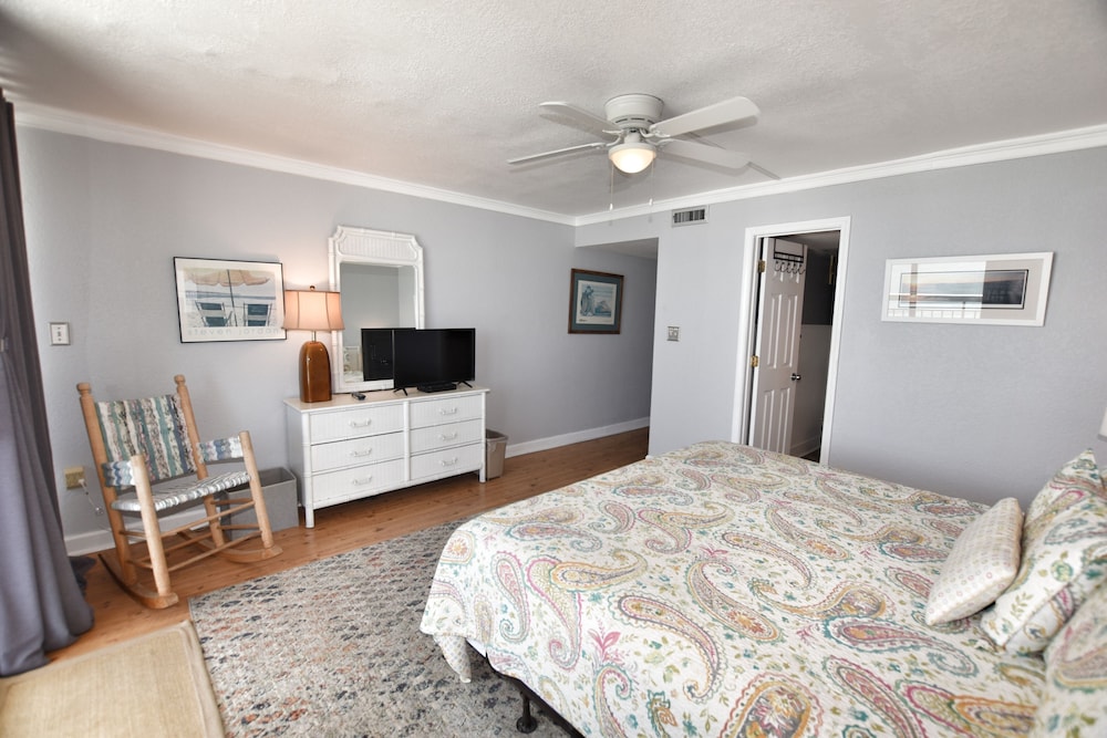 0401 Waters Edge Resort 3 Bedroom Condo by RedAwning - photo 5