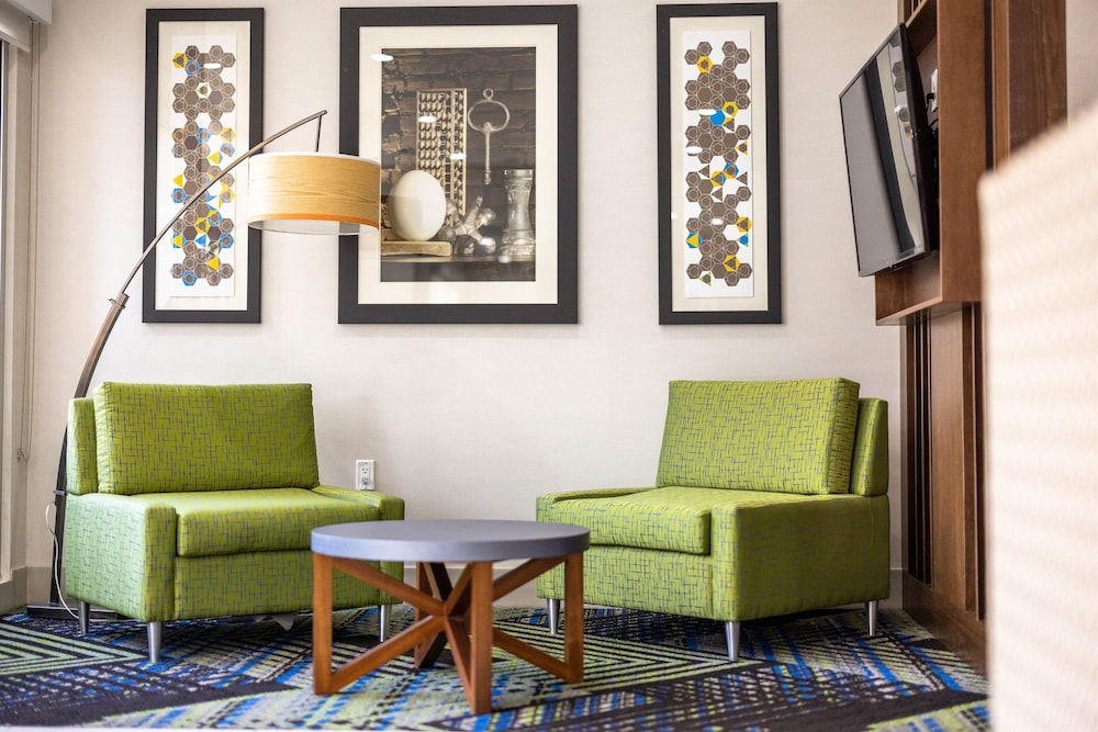 Holiday Inn Express & Suites San Jose Silicon Valley - photo 8